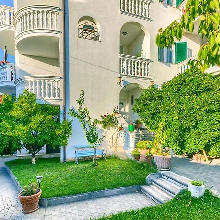 Apartmani Vukicevic Vodice Extérieur photo
