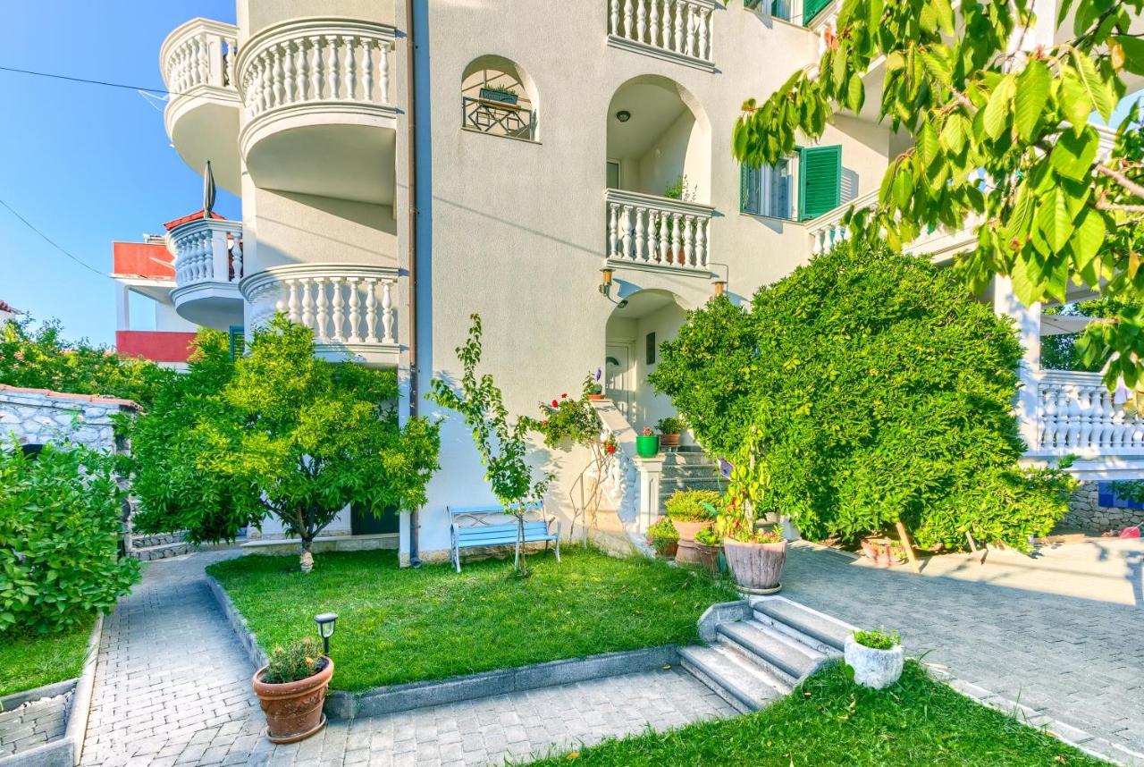 Apartmani Vukicevic Vodice Extérieur photo