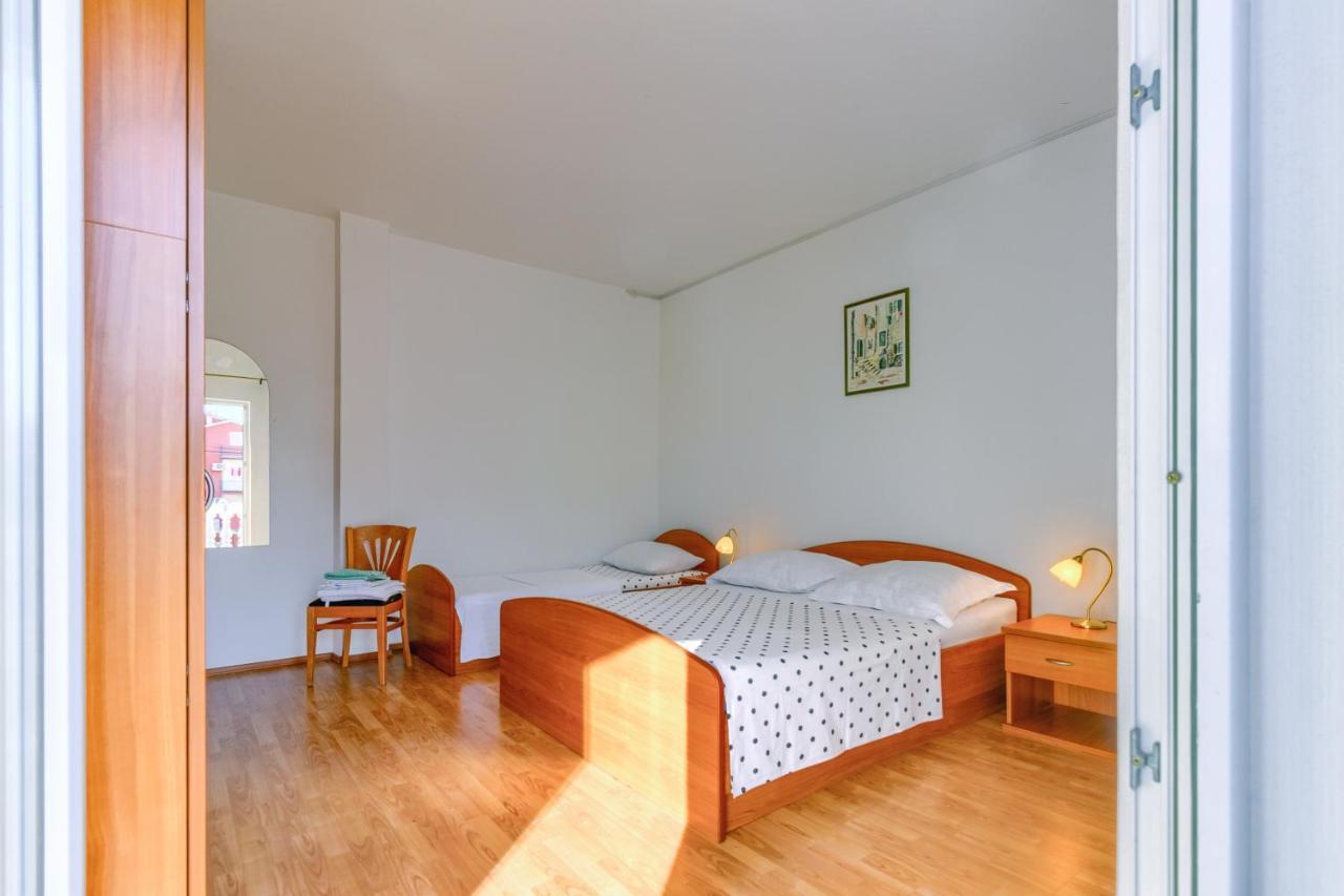 Apartmani Vukicevic Vodice Extérieur photo