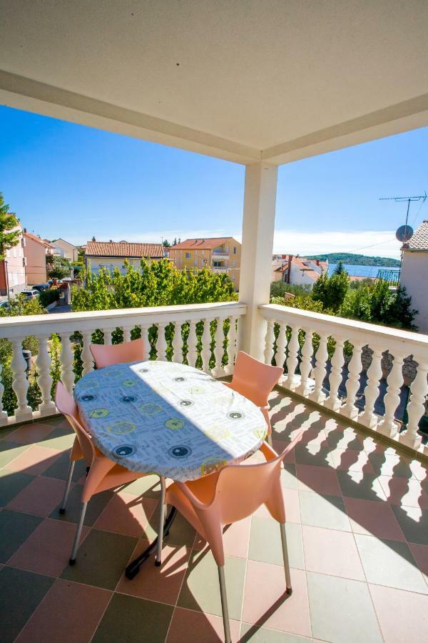 Apartmani Vukicevic Vodice Extérieur photo